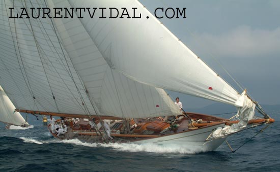 2004_1006_111308 MOON BEAM4