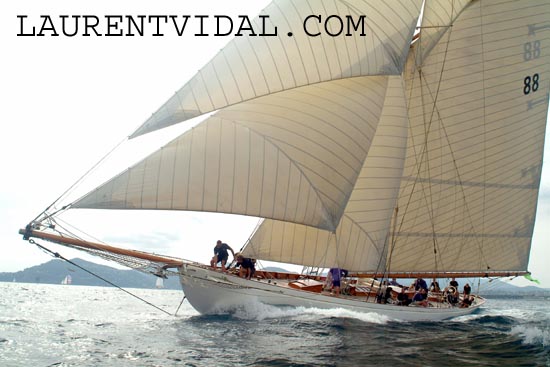 2004_0929_125404 MOON BEAM 3