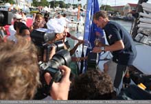 2010_1118_131010AAa PRESS