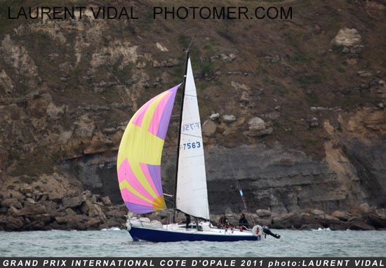 2011_0612_100808AA press