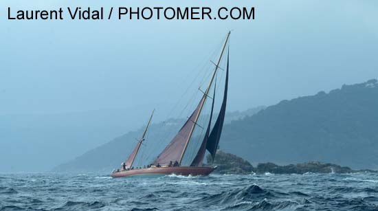 2004_1008_122100AA copie