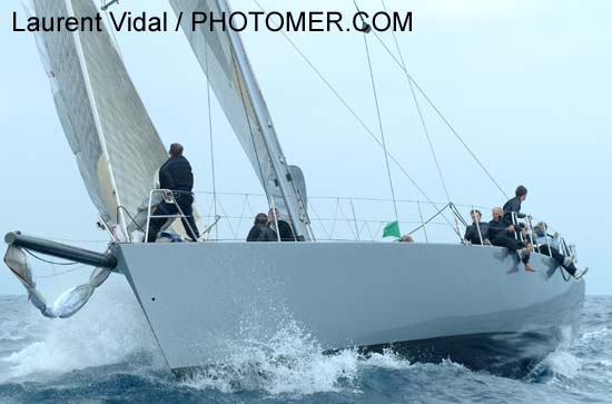 2004_1006_100420AA ANNICA