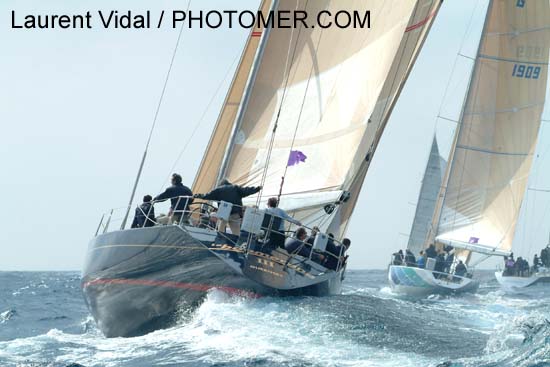 2004_1006_101826AA BOOMERANG III US 33700