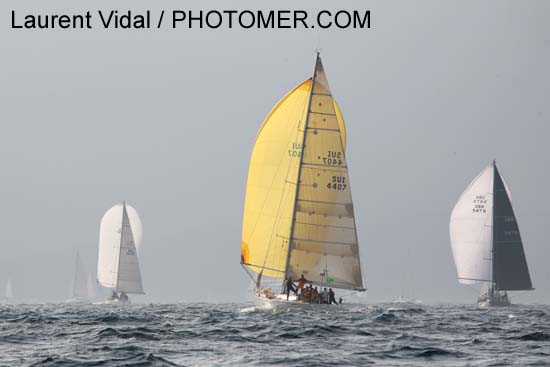 2007_1005_162822AA DIABLESSE  (FIRST 44.7) SUI 4407