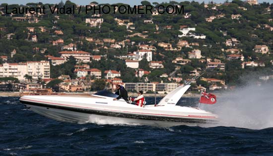 2006_1004_124326AB MALTESE FALCON