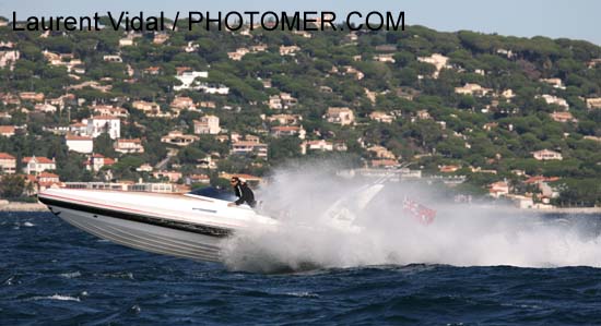 2006_1004_124326AC MALTESE FALCON