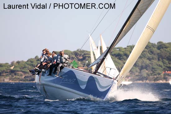 2006_1007_160146AA FAUVE Dufour 44 FRA 9602