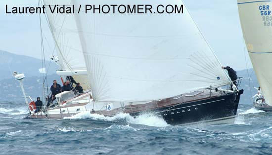 2005_1007_104422AA GRAND BLEU II