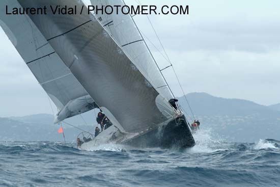 2005_1007_102050AA  J ONE GBR 7077