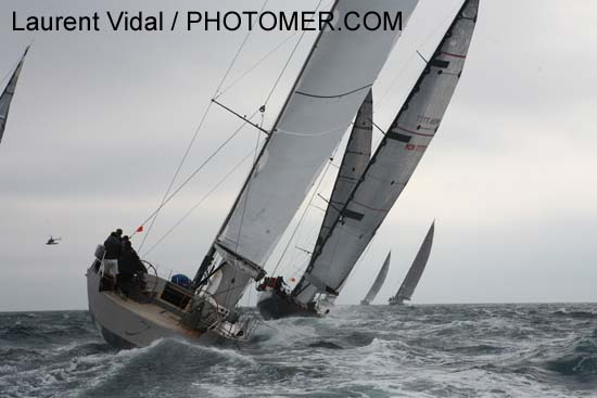 2006_1003_122844AC J ONE GBR 7077