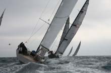 2006_1003_122844AC J ONE GBR 7077