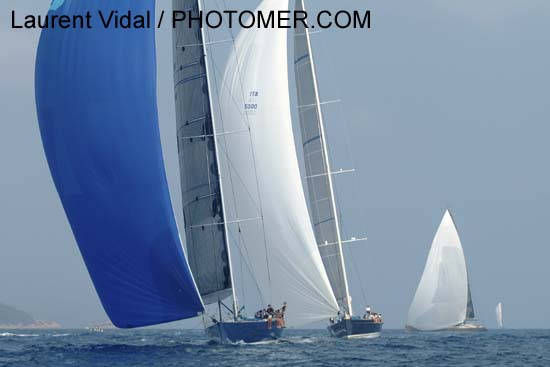 2004_1005_105004AA Magic Carpet GBR 94R