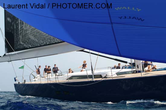 2004_1005_105022AA Magic Carpet GBR 94R