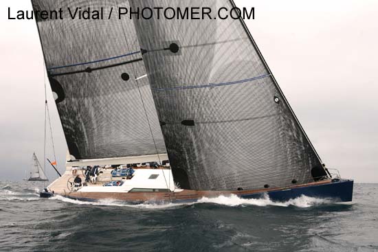 2006_1003_122318AA Magic Carpet GBR 94R