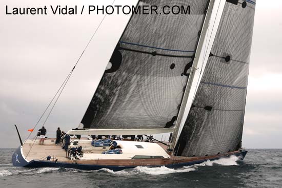 2006_1003_122324AC Magic Carpet GBR 94R