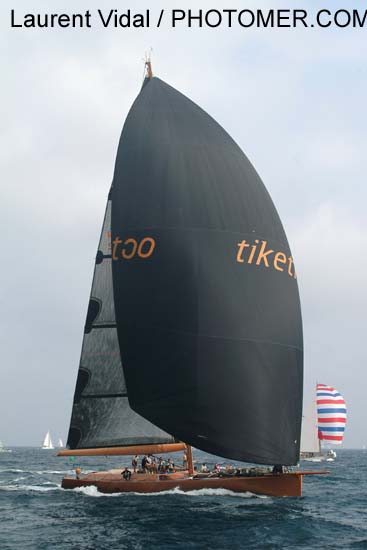 2004_1008_125422AA Tiketi Too W 88 2